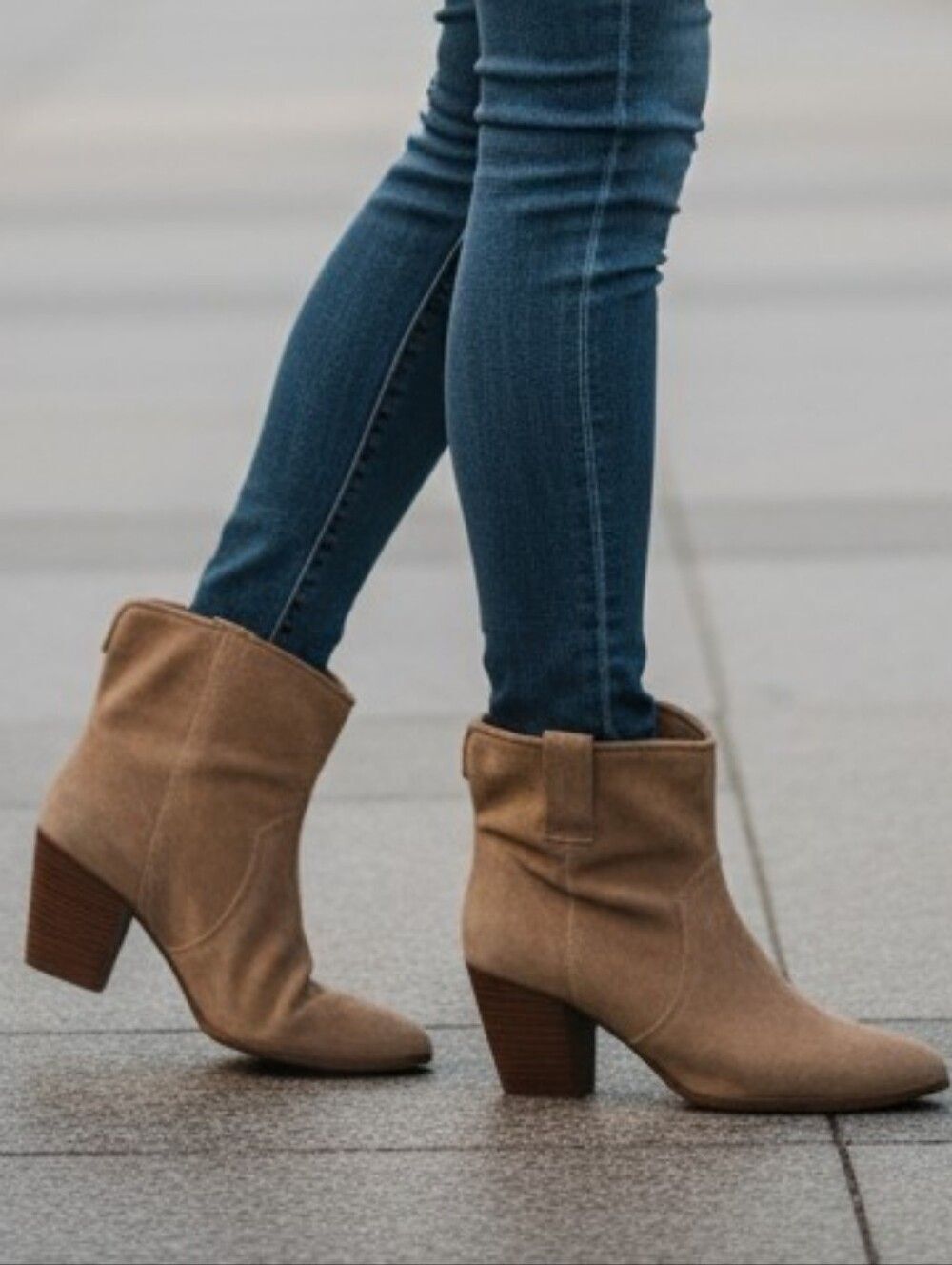 Urban Outifitters Suede Ankle Boots Block Heel Pointed Toe Brown Size US 8 Chic
